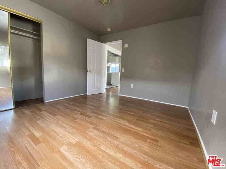 2734 W 15th St - Photo 7 of 13