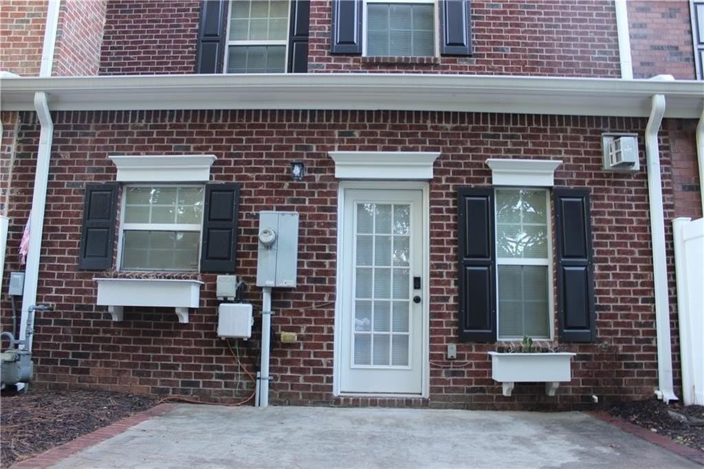 5630 Lawley Dr - Photo 2 of 28