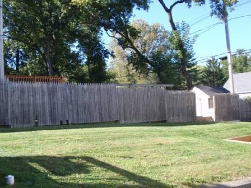 10 1/2 Clover Pl #BACK - Photo 3 of 9