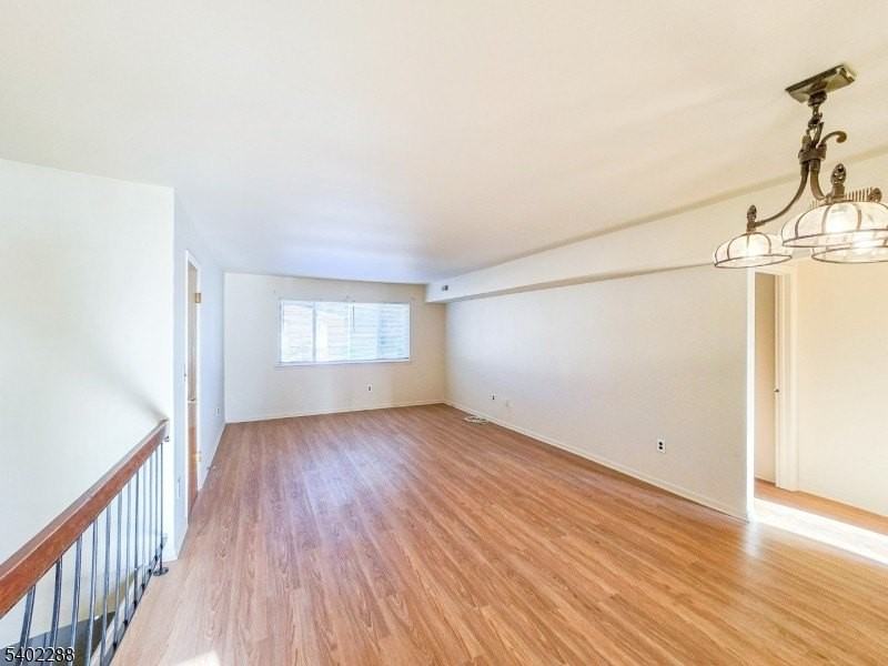 1302 Bradley Ct - Photo 4 of 20