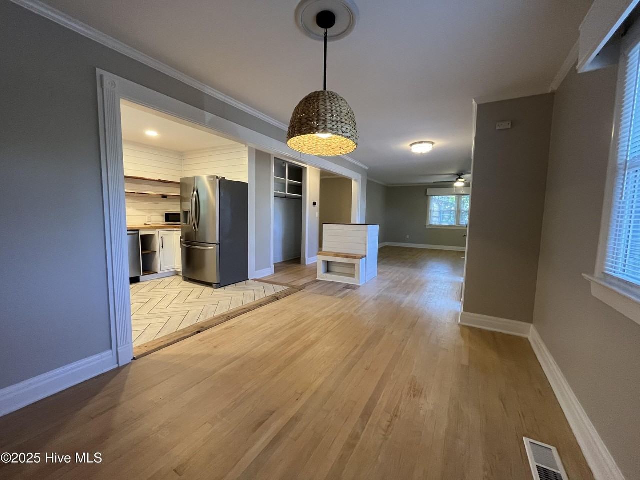 3728 Winston Blvd - Photo 5 of 28