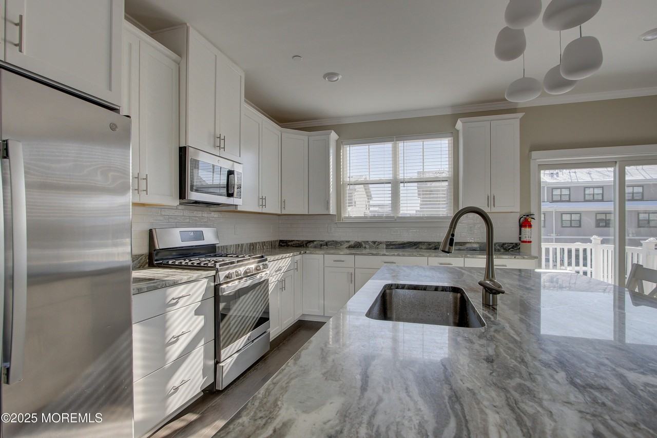 26 Mariveles Way - Photo 3 of 44