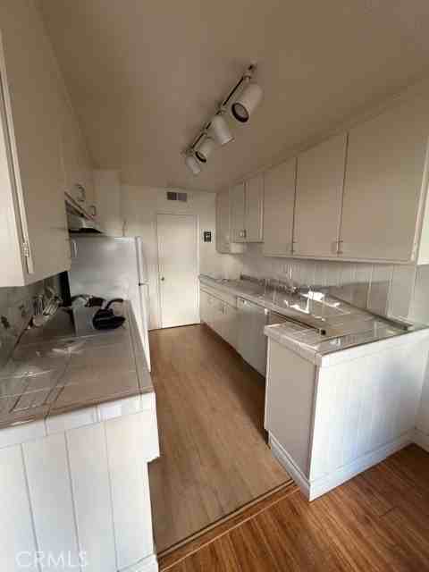 420 S Madison Ave - Photo 4 of 5