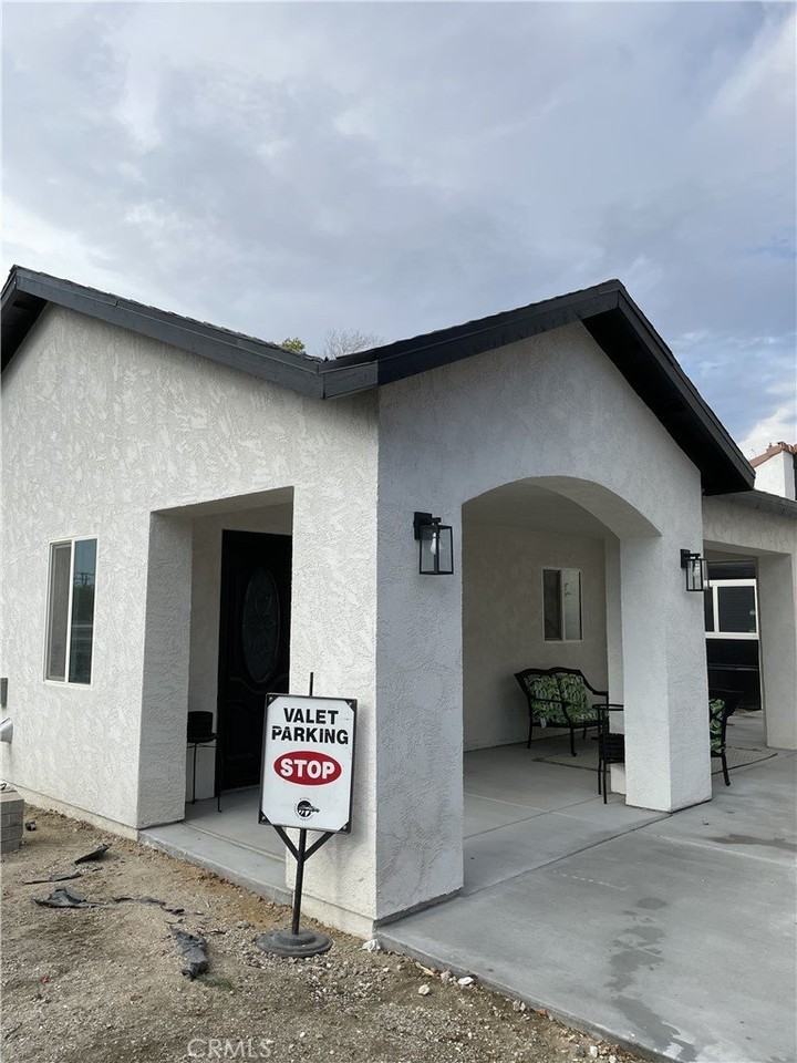 9201 Calle Del Diablo - Photo 2 of 12