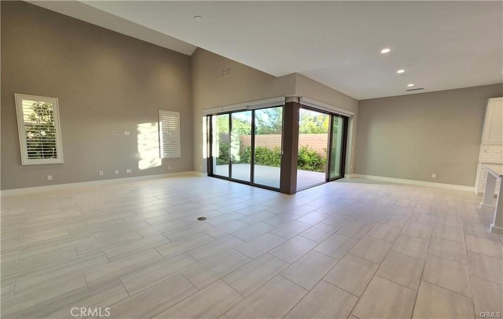 145 Winnett - Photo 6 of 29