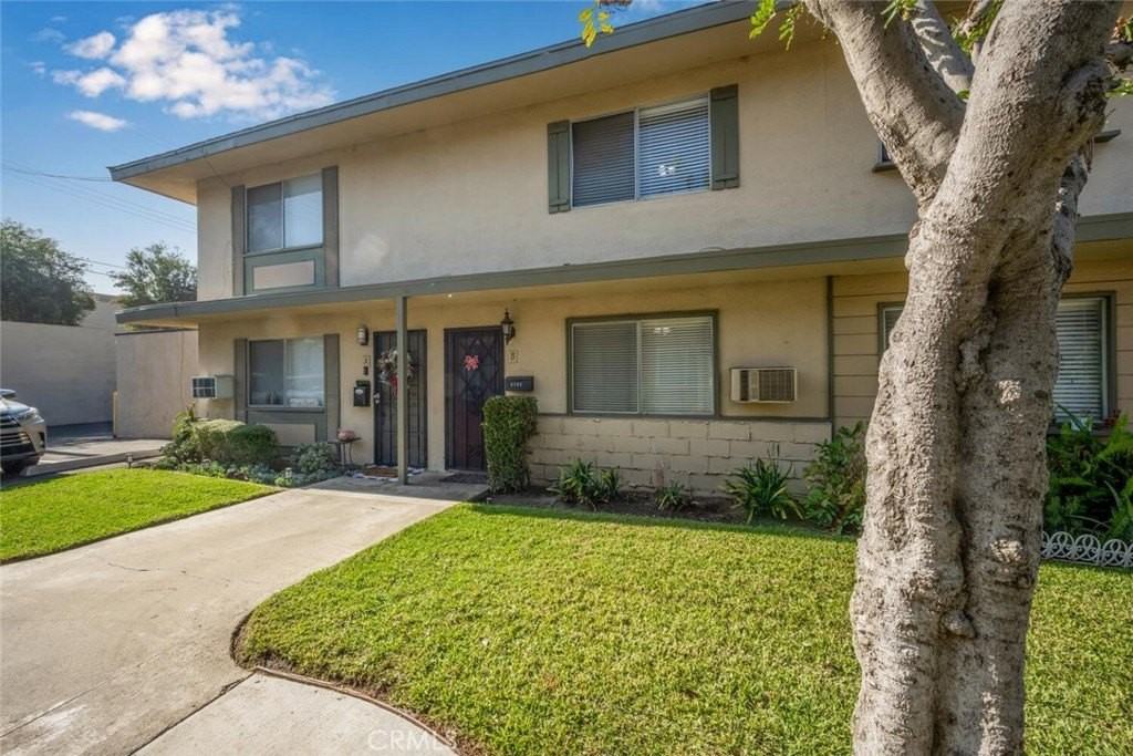 8798 Valley View St #B - Photo 4 of 40