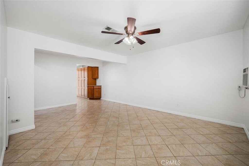 8798 Valley View St #B - Photo 6 of 40