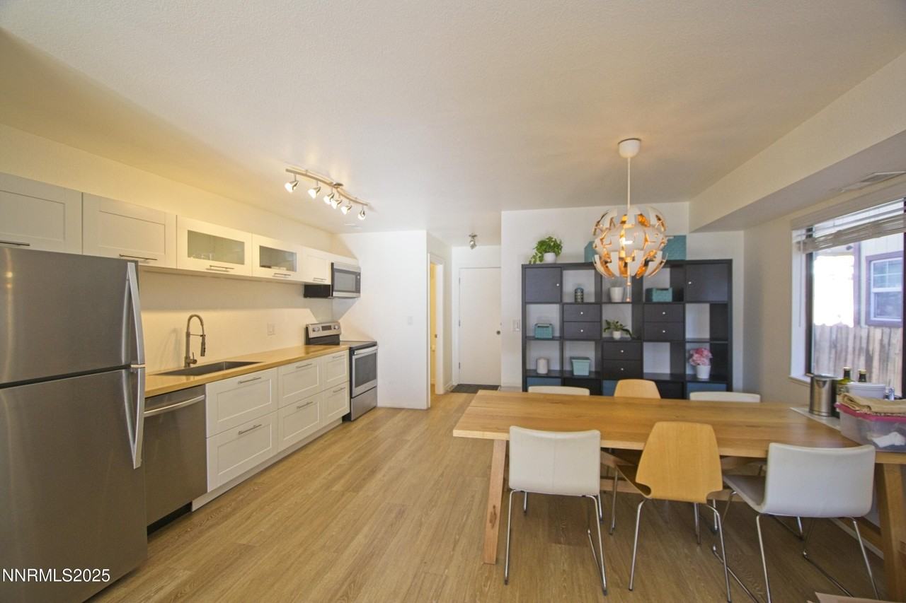 125 Mary St #A - Photo 6 of 22