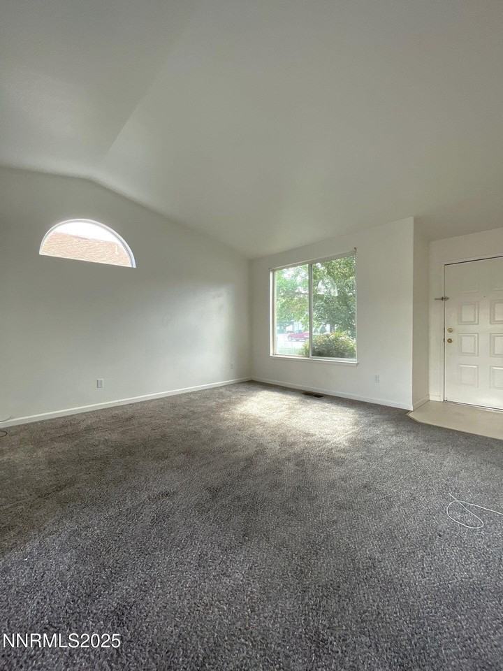 8121 Big River Dr - Photo 5 of 18