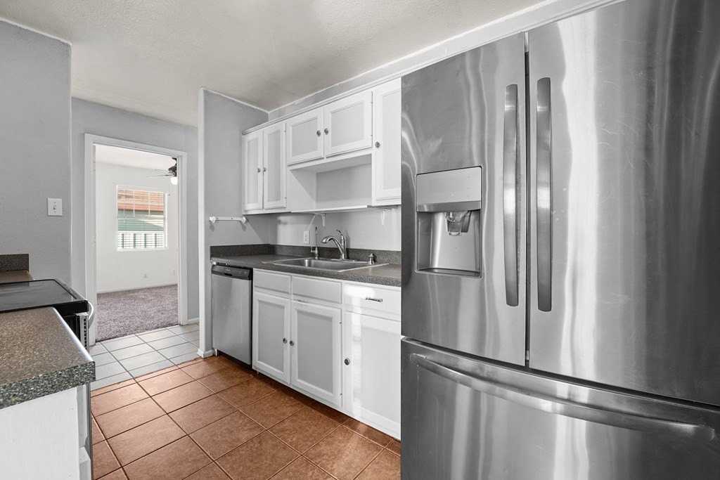 1728 Linda Ave - Photo 3 of 13