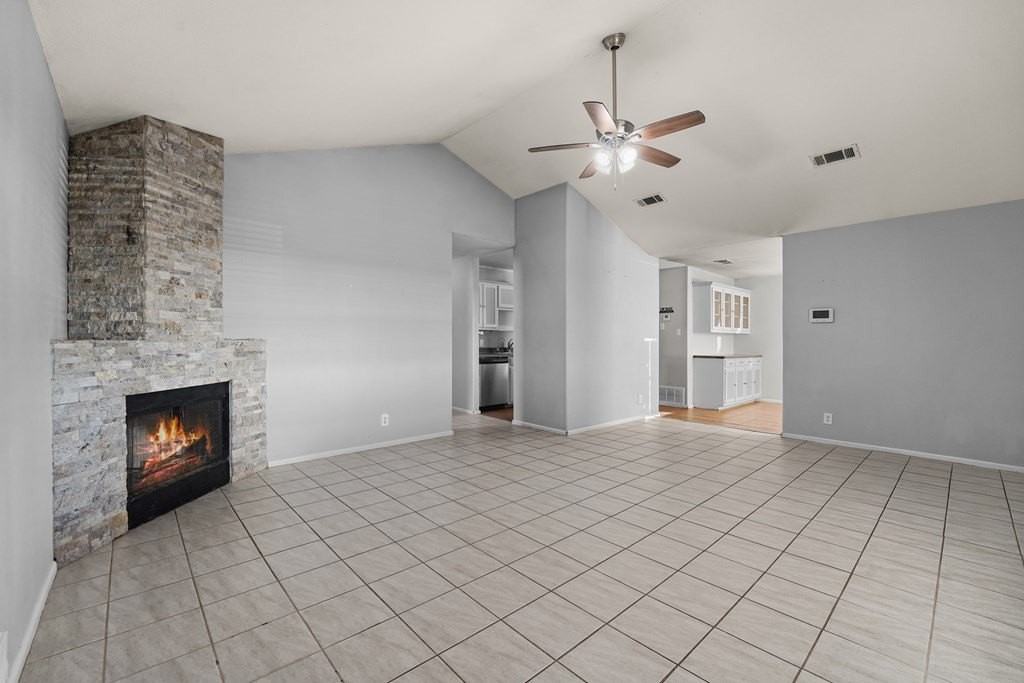 1728 Linda Ave - Photo 4 of 13