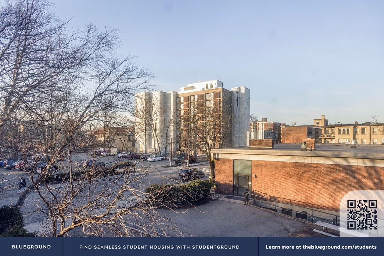 1284 Beacon Street - Photo 7 of 33