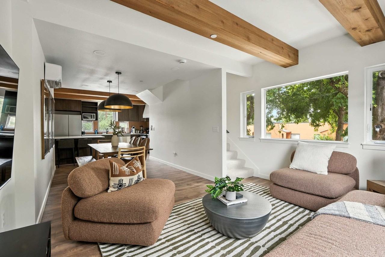 925 Ne 23rd Ave #1309878P - Photo 6 of 50