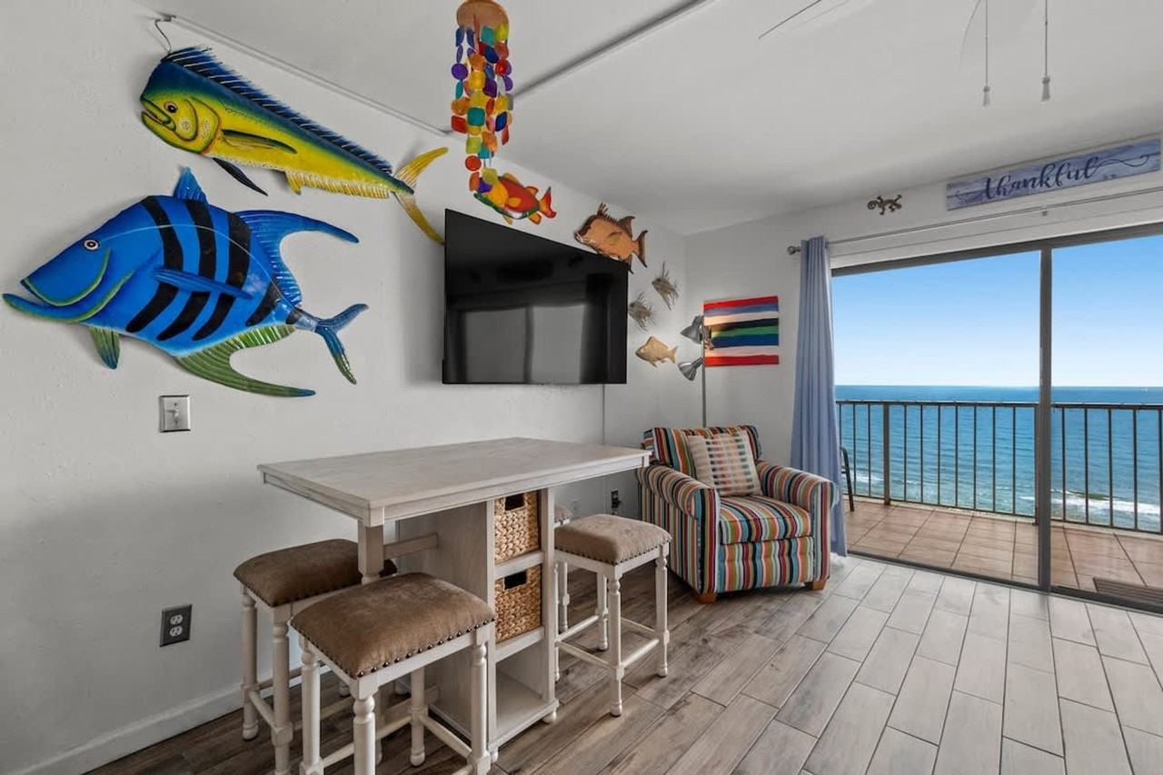 8743 Thomas Drive - Photo 4 of 29