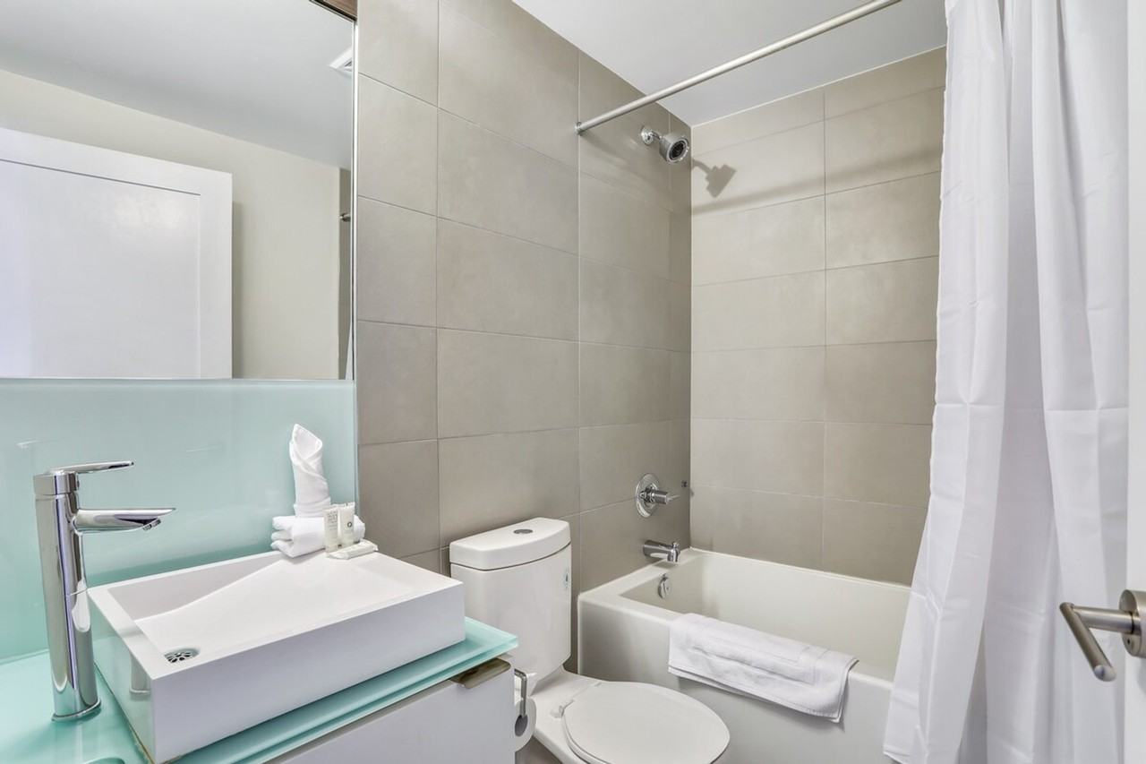 299 Front St W #1371160P - Photo 5 of 33