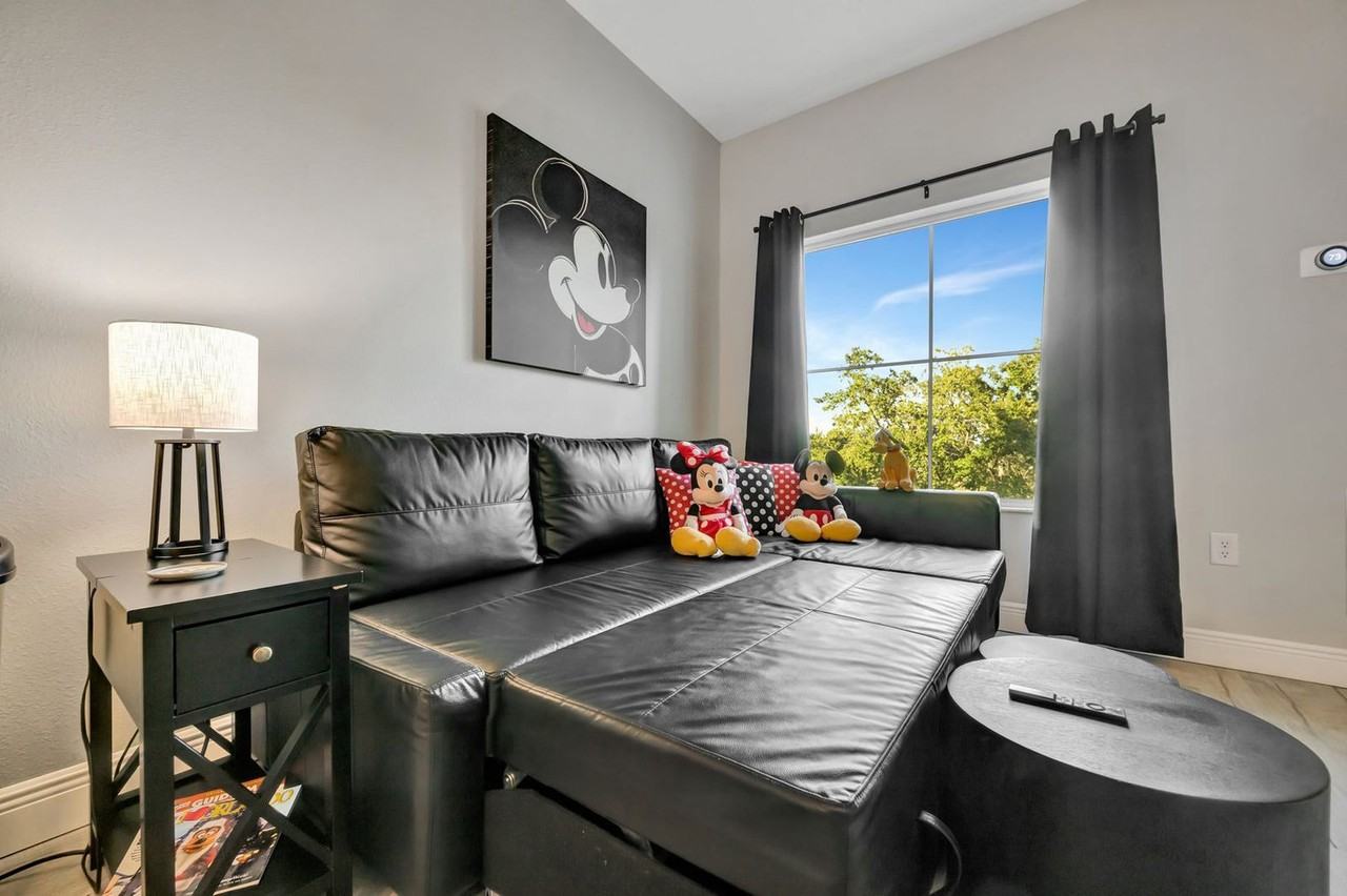 8303 Palm Pkwy #1372310P - Photo 5 of 50