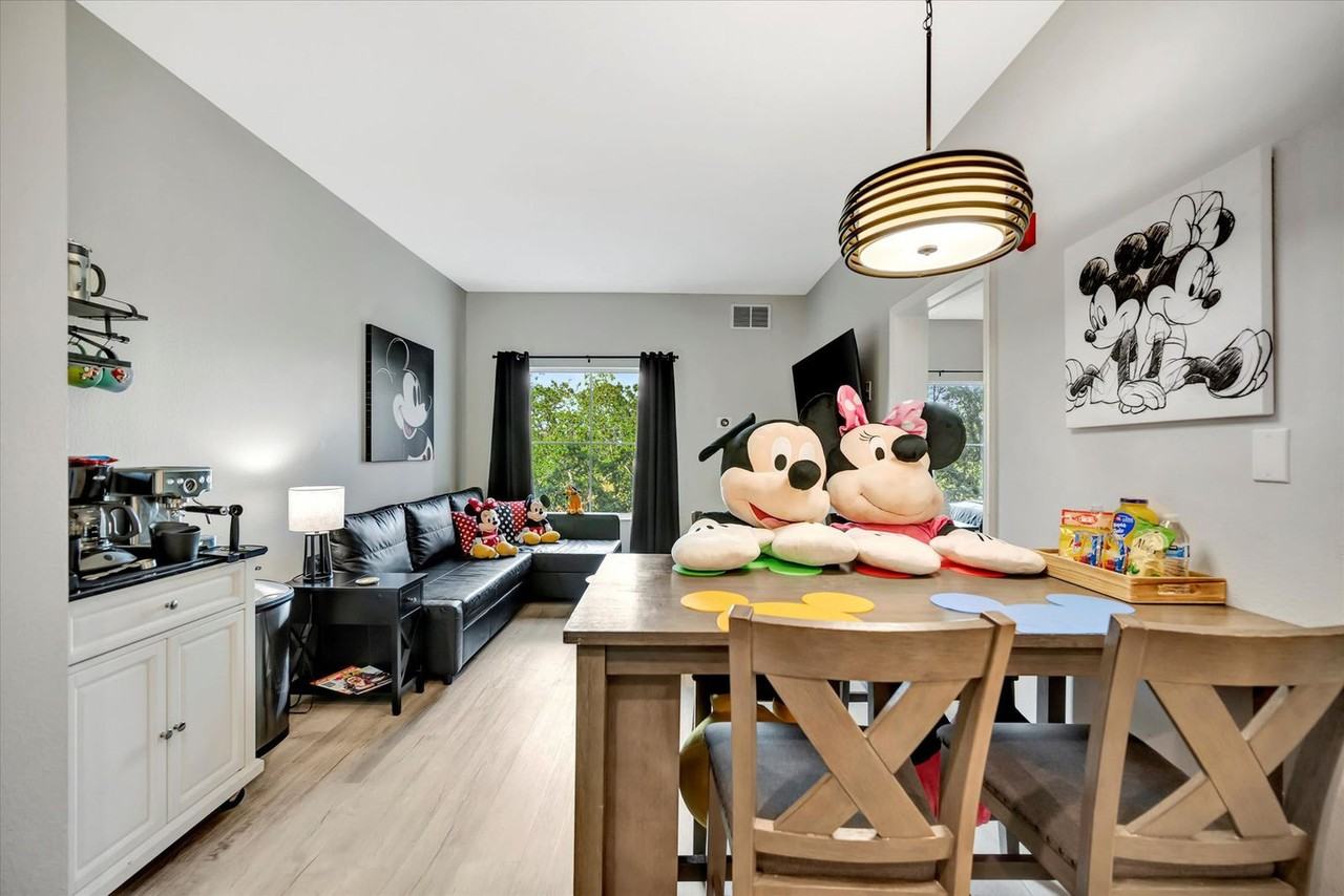 8303 Palm Pkwy #1372310P - Photo 7 of 50