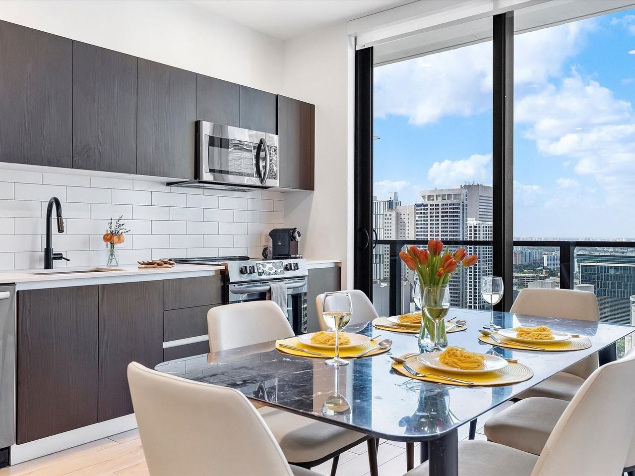 398 Ne 5th St #1372296P - Photo 2 of 23