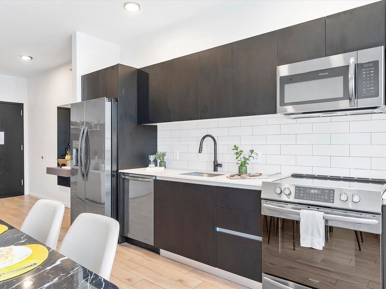 398 Ne 5th St #1372296P - Photo 3 of 23