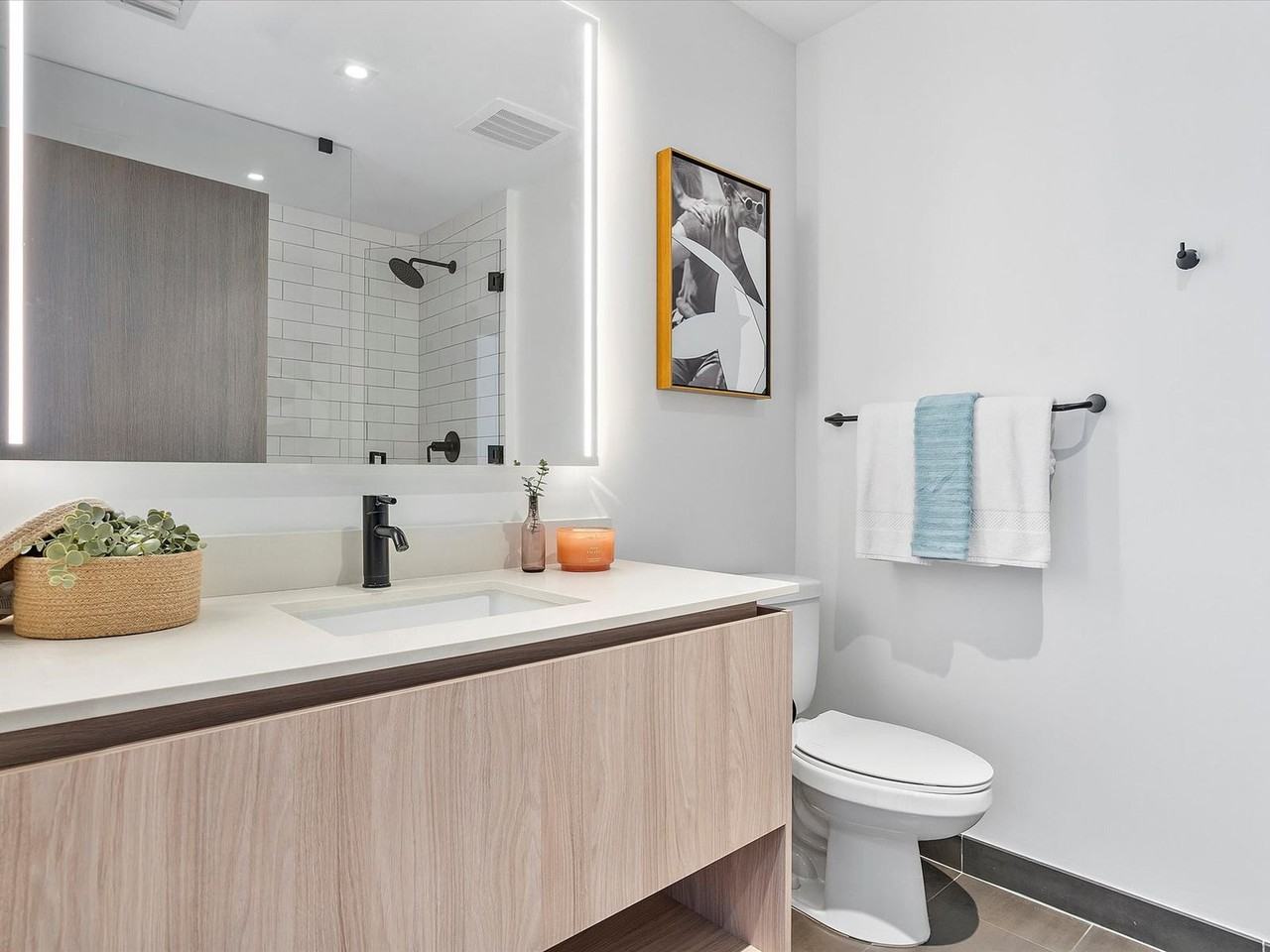 398 Ne 5th St #1372296P - Photo 6 of 23