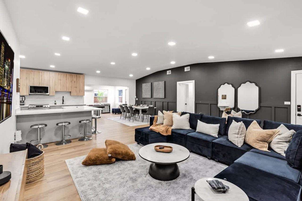 17621 Ne 7th Ave #1372351P - Photo 6 of 50