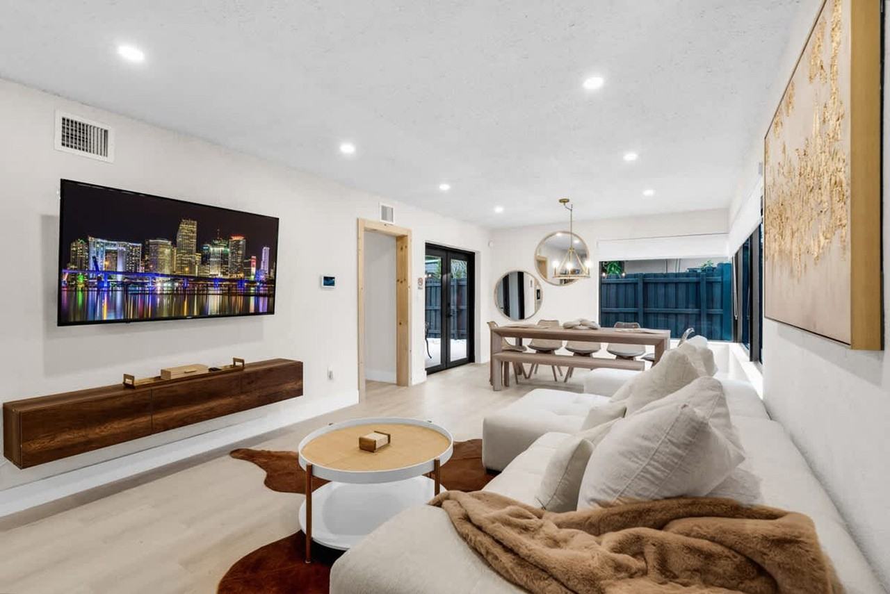 6450 Perry St #1372363P - Photo 3 of 50