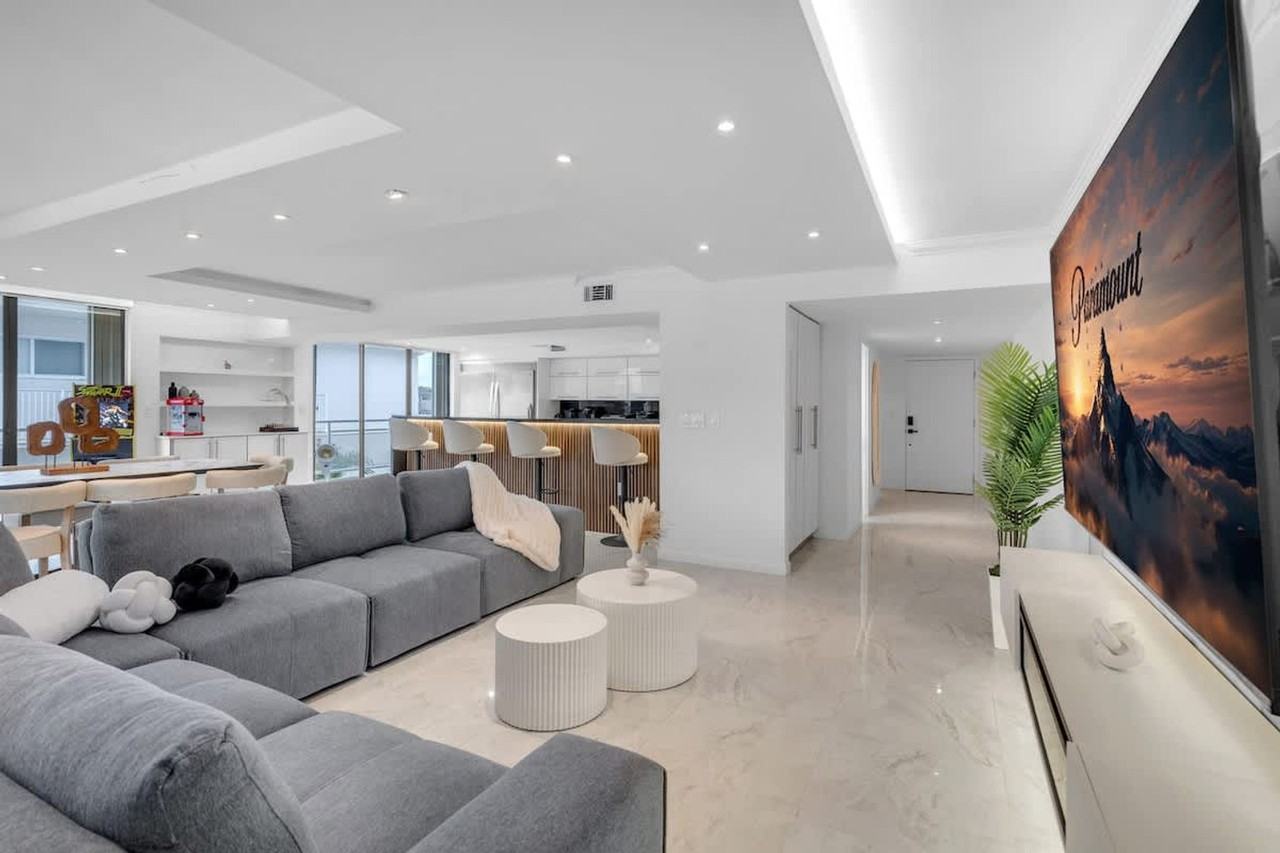 468 Golden Isles Dr #1372321P - Photo 3 of 50