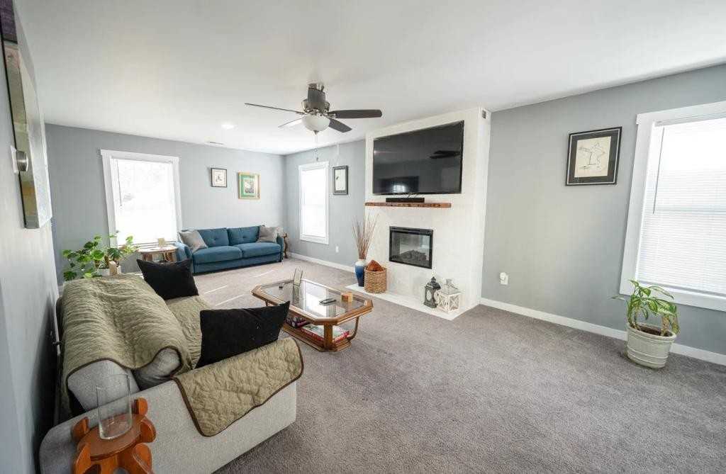 422 S 7th St - Photo 7 of 14