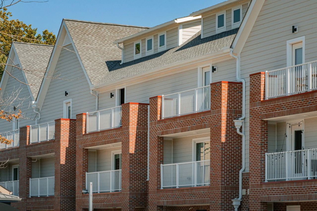 2183-2185 Cornell Rd - Photo 2 of 13