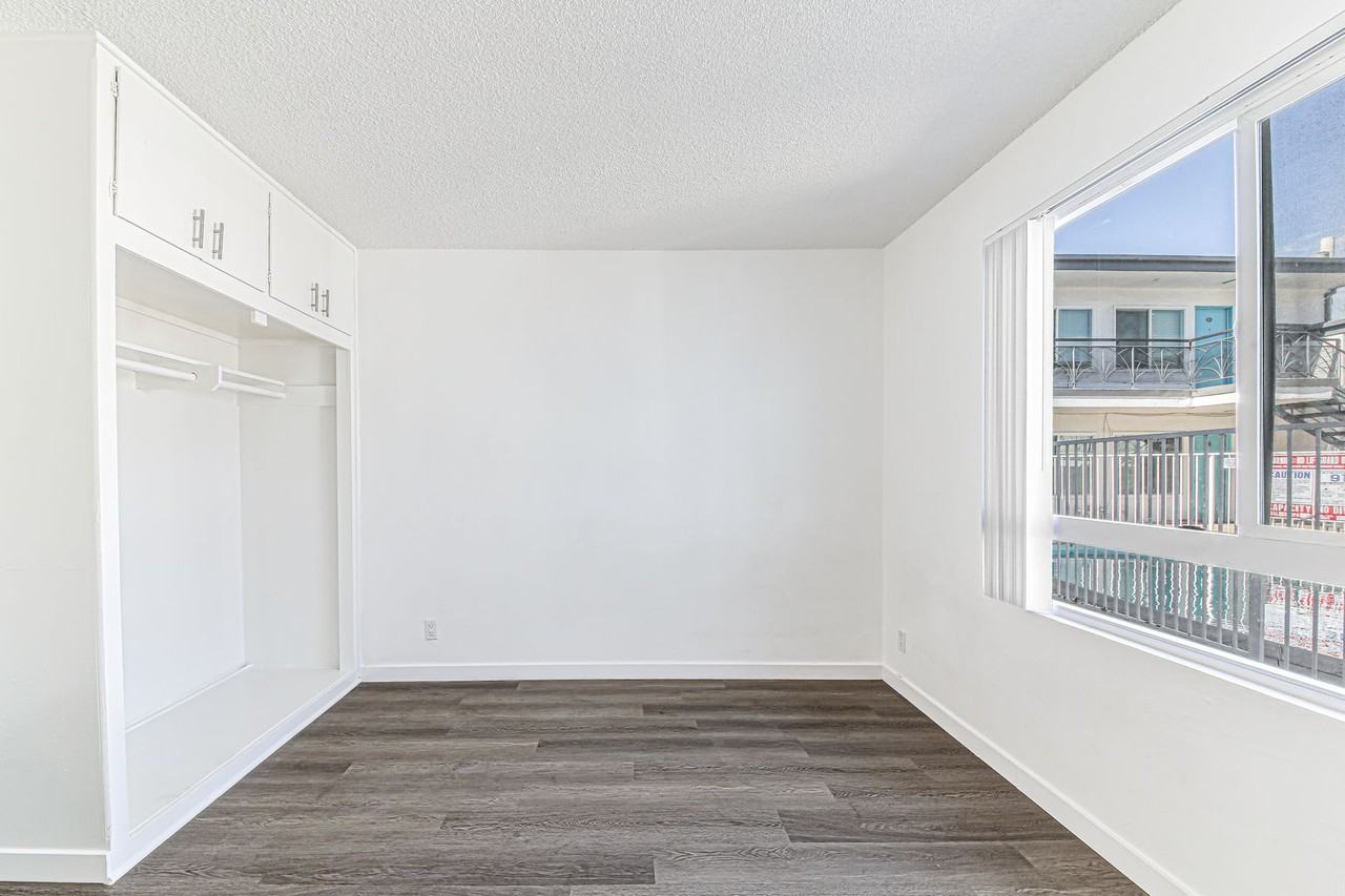 5005 August St - Photo 2 of 24