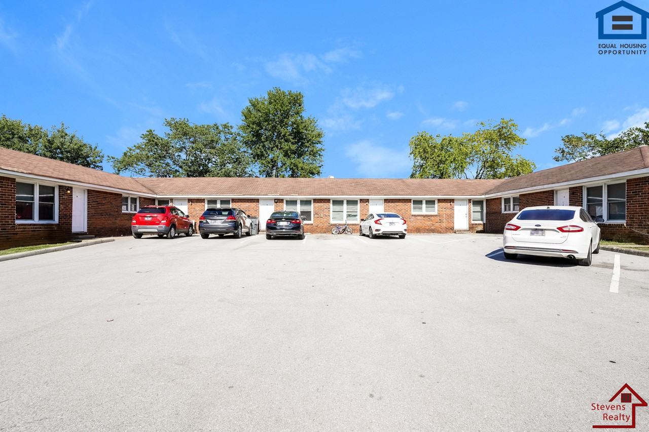 Skyline Apartments - Photo 4 of 33