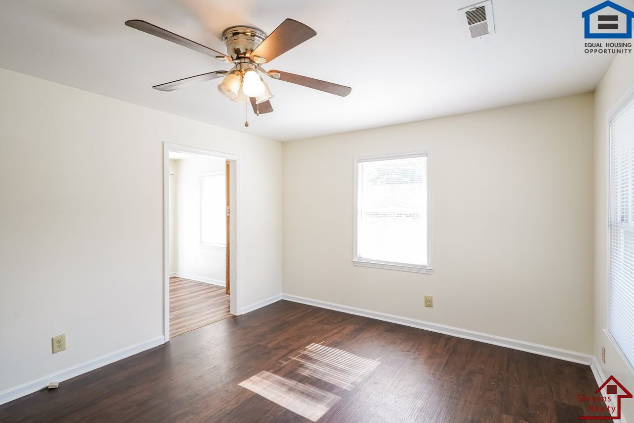 Skyline Apartments - Photo 5 of 33