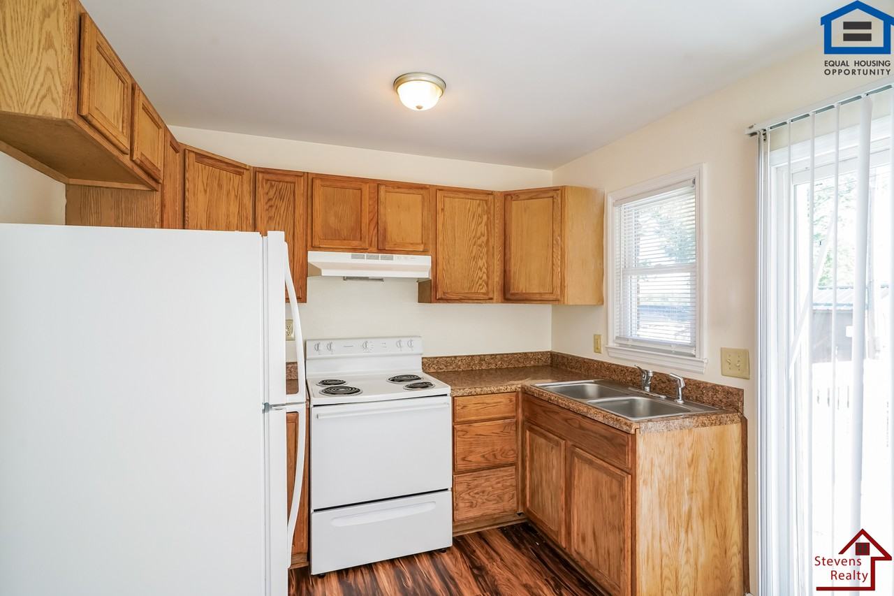 Skyline Apartments - Photo 7 of 33