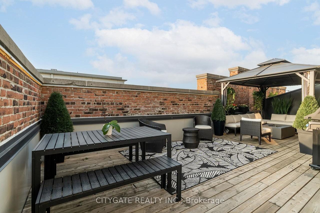 915 King Street West - Photo 7 of 12