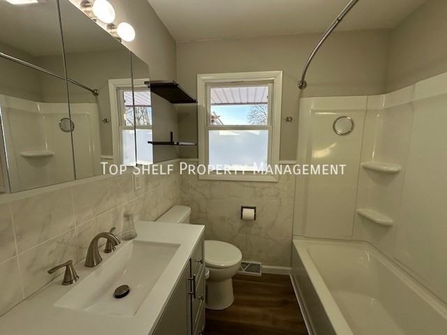 4834 Seneca Ave - Photo 6 of 12