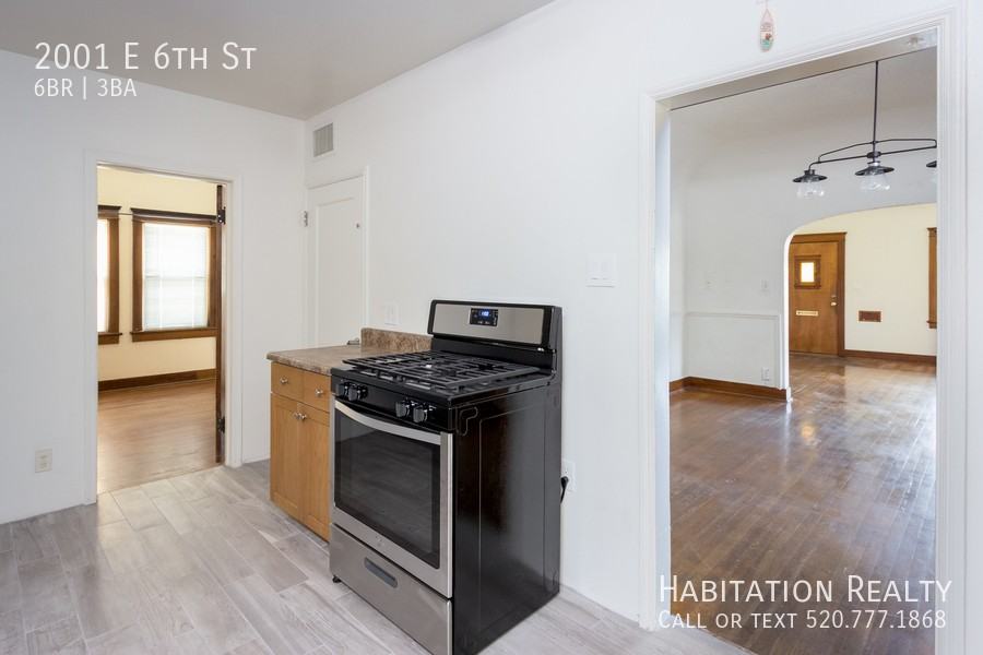 2001 E 6th St - Photo 3 of 19