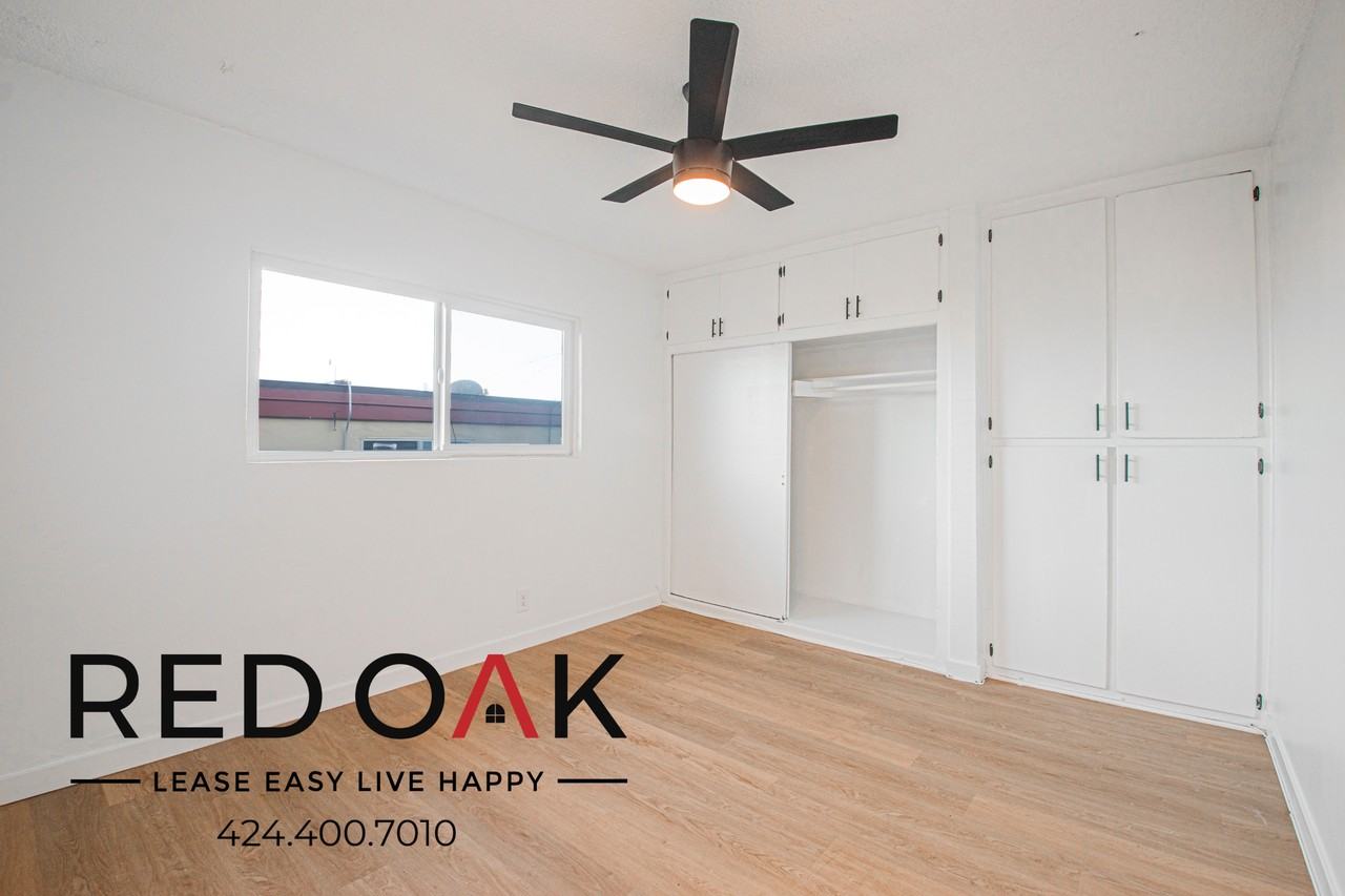 1115 W 111th St #6 - Photo 2 of 24