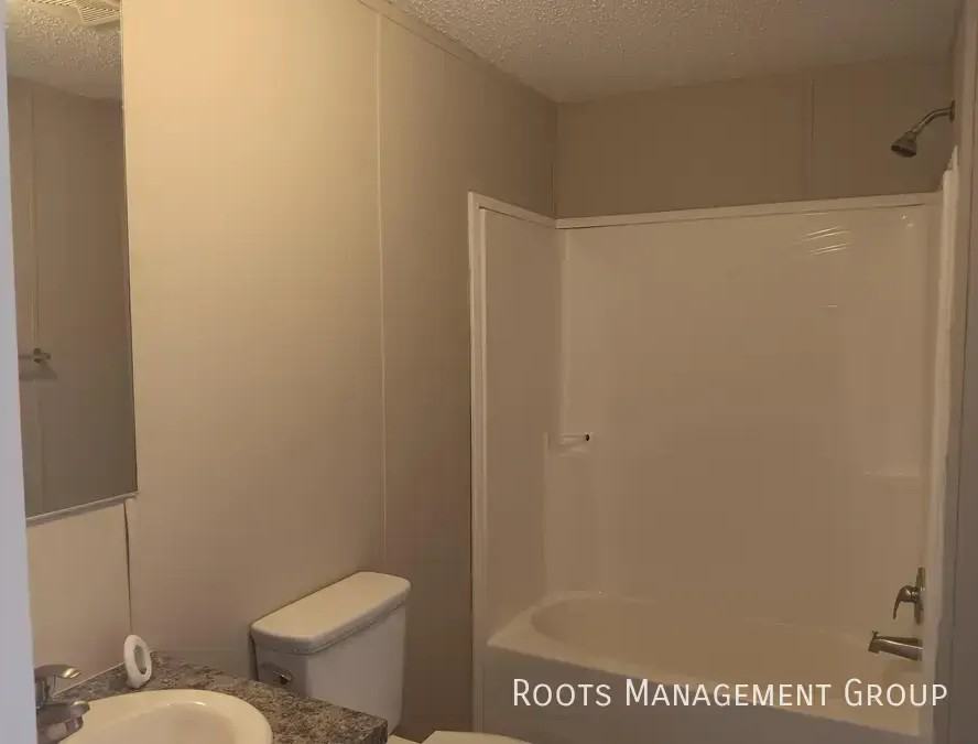 422 Carriage Lane Est #422 - Photo 4 of 9