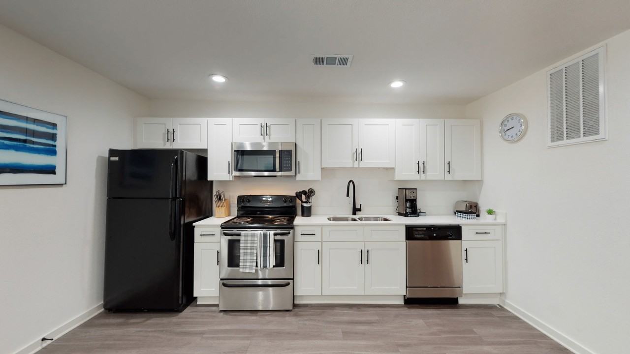 Echo Park - Photo 4 of 50