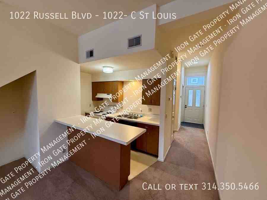 1022 Russell Blvd - Photo 4 of 13