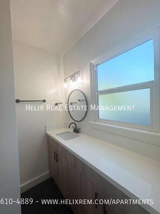 1706 N Sierra Bonita Ave - Photo 3 of 16