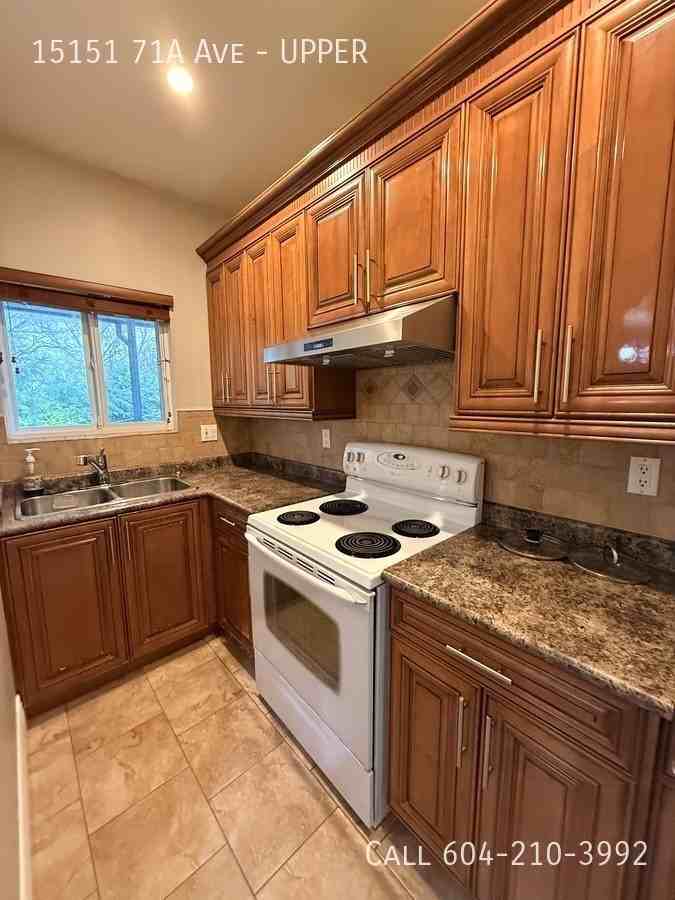 15151 71a Ave - Photo 5 of 41