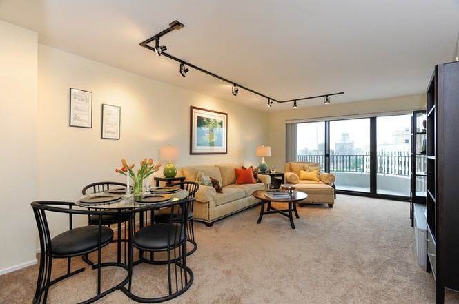 N Lincoln Ave & W Armitage Ave - Photo 4 of 10