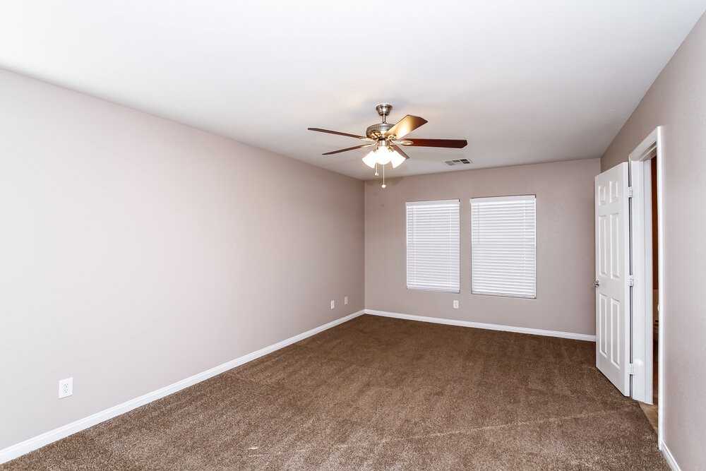 10293 Burning Bush St - Photo 5 of 15