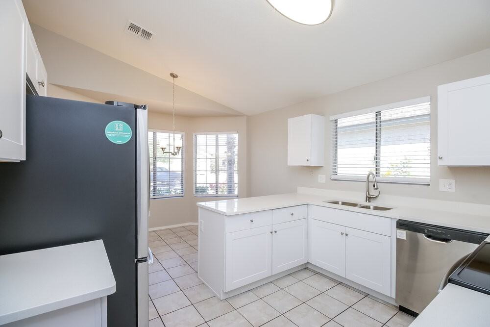 6329 W Puget Ave - Photo 6 of 16