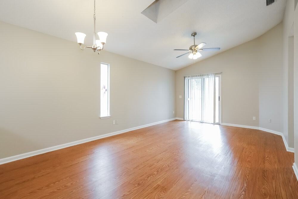 1263 Suffolk Pl - Photo 6 of 15