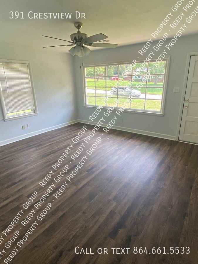 391 Crestview Dr - Photo 4 of 13