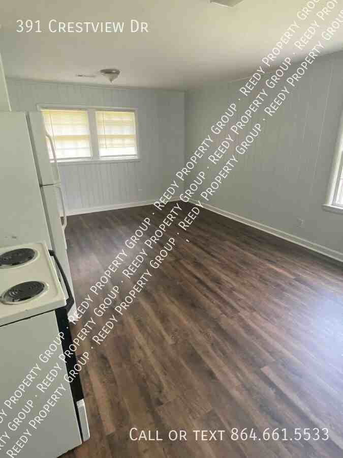 391 Crestview Dr - Photo 5 of 13