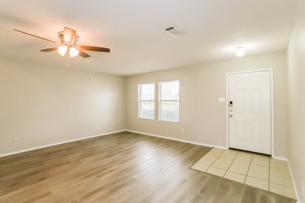 541 Magdalen Ave - Photo 4 of 16