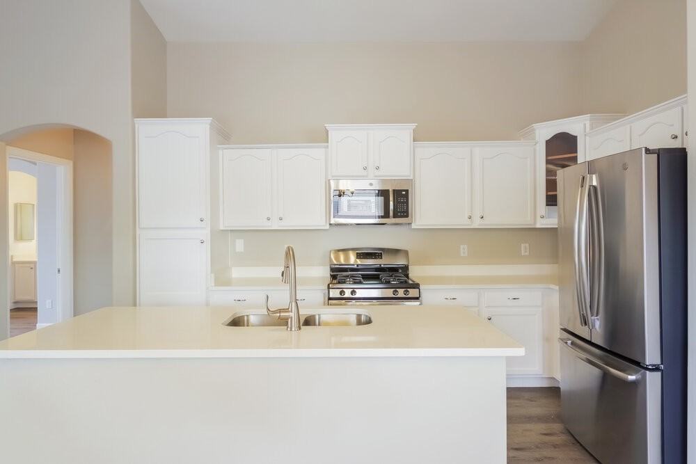 13284 W Port Au Prince Ln - Photo 7 of 16